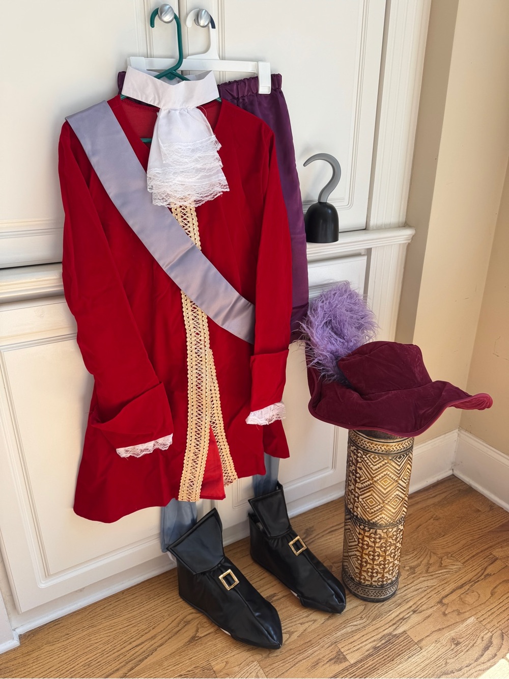 Adult Deluxe Disney Captain Hook Costume ~ Men’s Medium